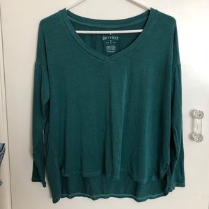 American Eagle long sleeve v-neck